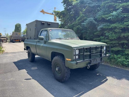 Chevy K30 (1)x